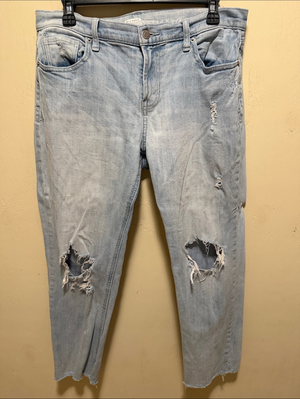 Old Navy Light Wash Distressed Women's Jeans - Casual Ripped Knee Style
